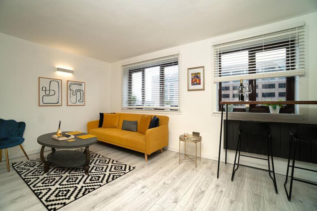 Stylish City Pad With Free Private Parking Glasgow Exterior photo