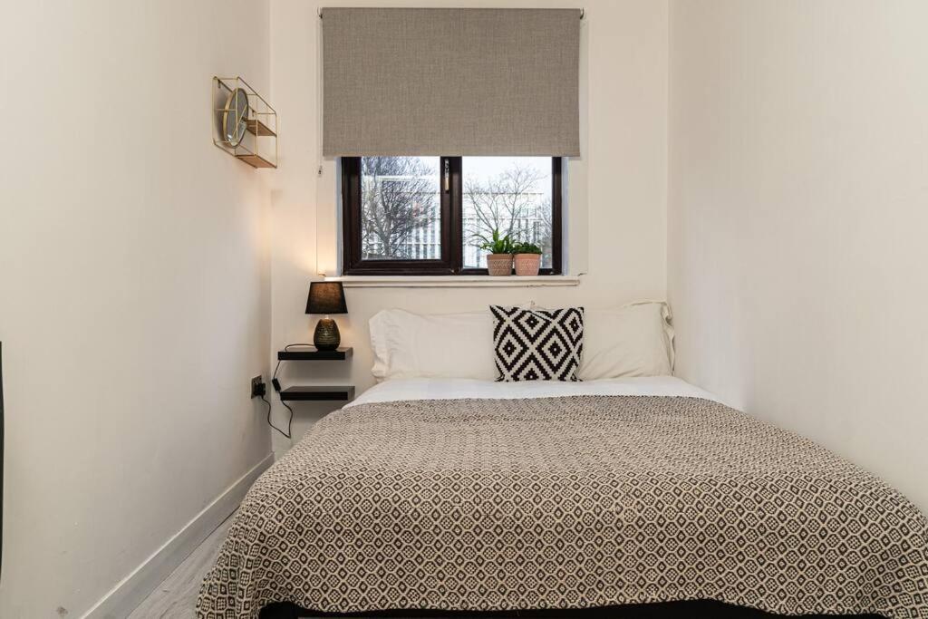 Stylish City Pad With Free Private Parking Glasgow Exterior photo
